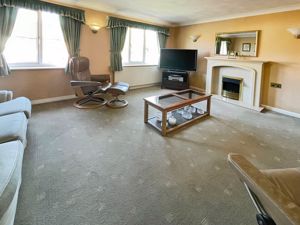 Lounge- click for photo gallery